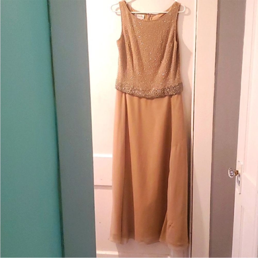 Vintage Y2K Prom Formal Beaded Dress Tan Sleeveless Scoop Neck Maxi Gown